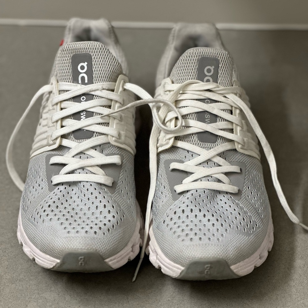 On Running Women's Athletic Shoes in Light Gray and White - Picture 2 of 5